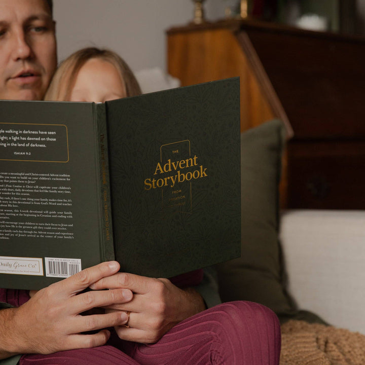 The Daily Grace Co - The Advent Storybook Family Devotional