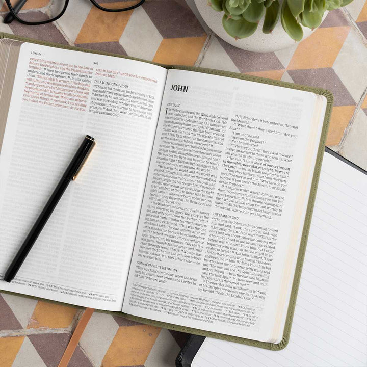 Lifeway - CSB Thinline Digital Study Bible, Sage SuedeSoft