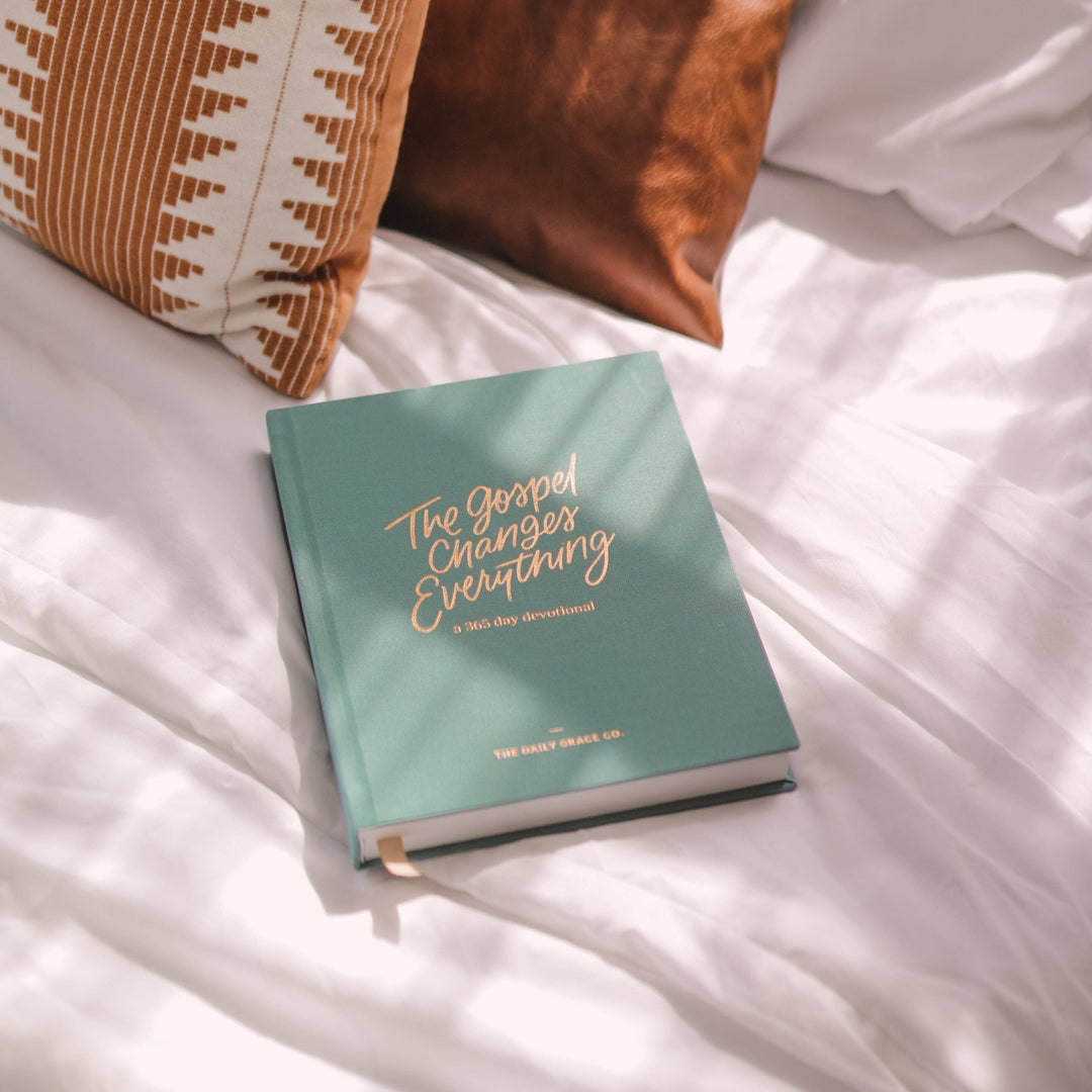 The Daily Grace Co - The Gospel Changes Everything Devotional | Coffee Table Book