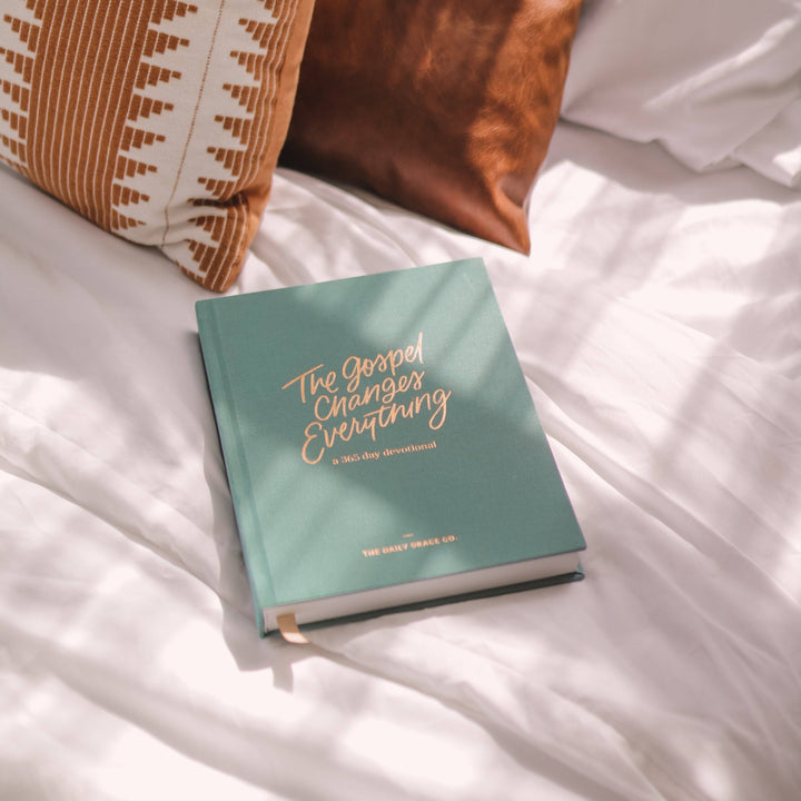 The Daily Grace Co - The Gospel Changes Everything Devotional | Coffee Table Book