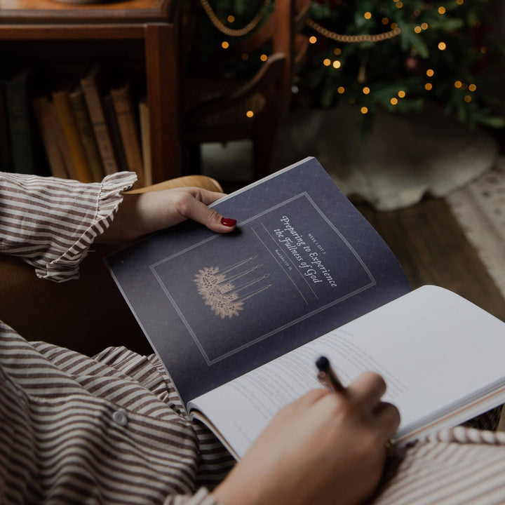 The Daily Grace Co - Joy of Every Longing Heart Advent Study