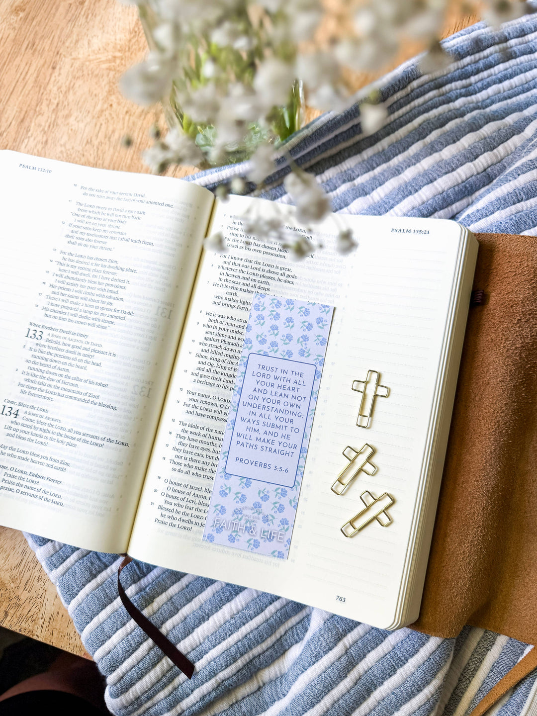 Faith &amp; Life Christian Brands - Cross Paperclip and Bookmark Set- Trust in the Lord