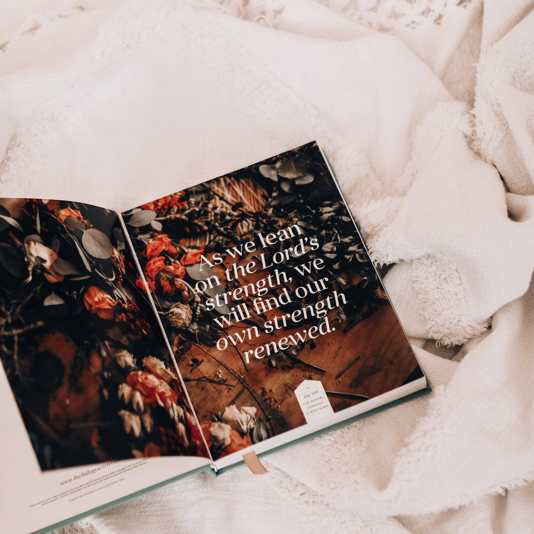 The Daily Grace Co - The Gospel Changes Everything Devotional | Coffee Table Book