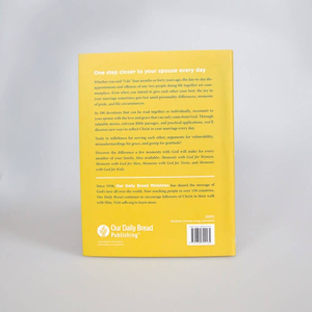 Independent Publishers Group - Moments with God for Couples