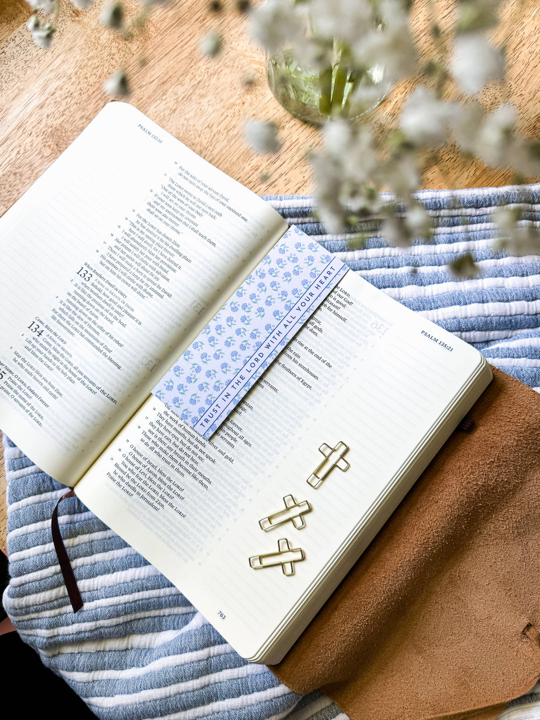 Faith &amp; Life Christian Brands - Cross Paperclip and Bookmark Set- Trust in the Lord