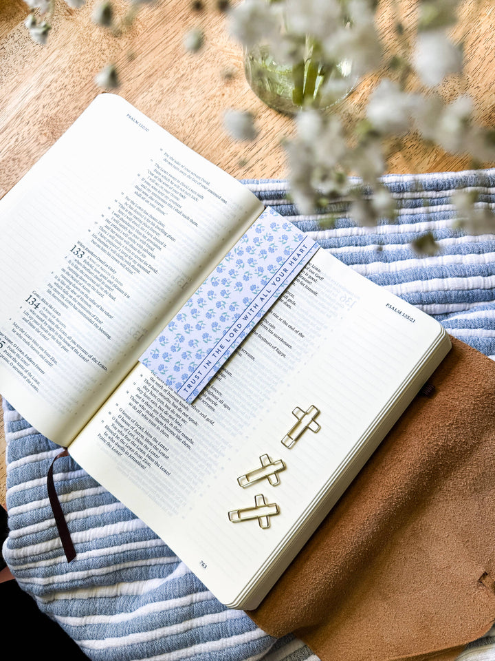 Faith &amp; Life Christian Brands - Cross Paperclip and Bookmark Set- Trust in the Lord