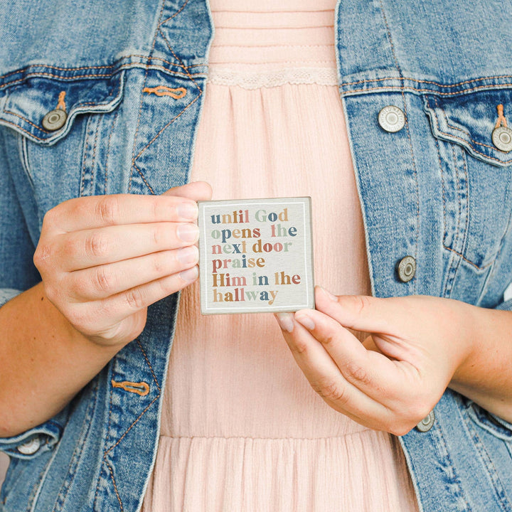 Sincere Surroundings - Praise Him In The Hallway - Square Magnets