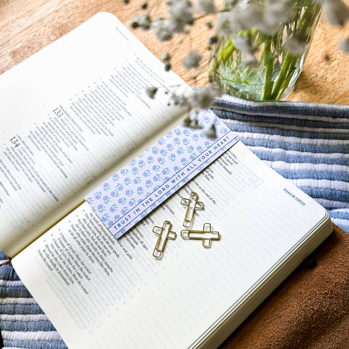 Faith &amp; Life Christian Brands - Cross Paperclip and Bookmark Set- Trust in the Lord