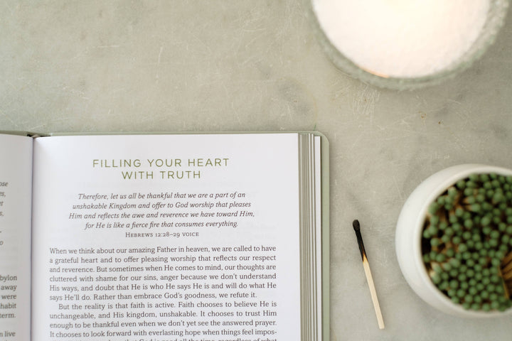 Barbour Publishing, Inc. - The Declutter Devotional