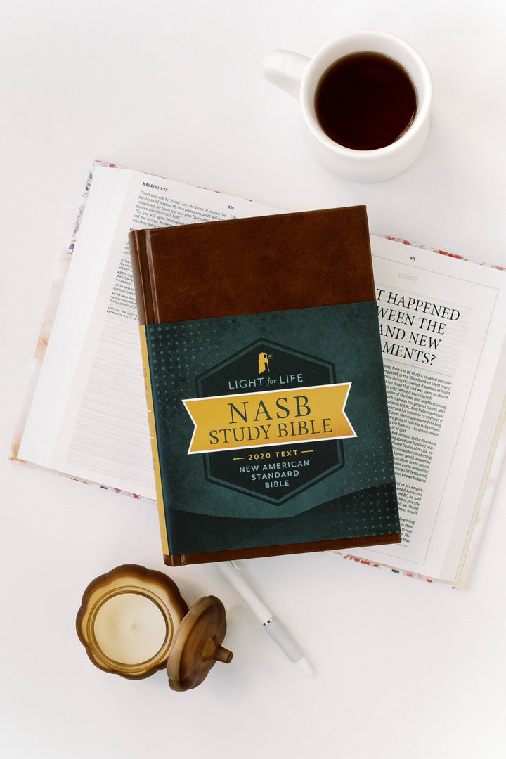 Barbour Publishing, Inc. - The Light for Life NASB 2020 Study Bible [Golden Caramel]