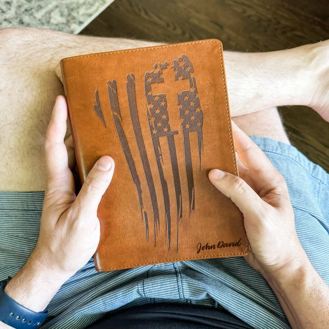 Joy Creative Bibles - CSB He Read Truth Bible - American Flag &amp; Cross