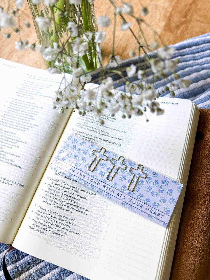 Faith &amp; Life Christian Brands - Cross Paperclip and Bookmark Set- Trust in the Lord