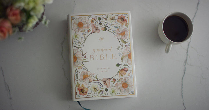 Crossway - ESV GraceLaced Bible, HC (Artwork by Ruth Chou Simons)