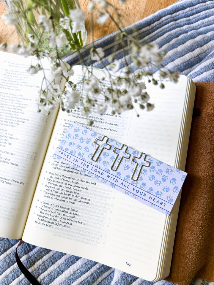 Faith &amp; Life Christian Brands - Cross Paperclip and Bookmark Set- Trust in the Lord