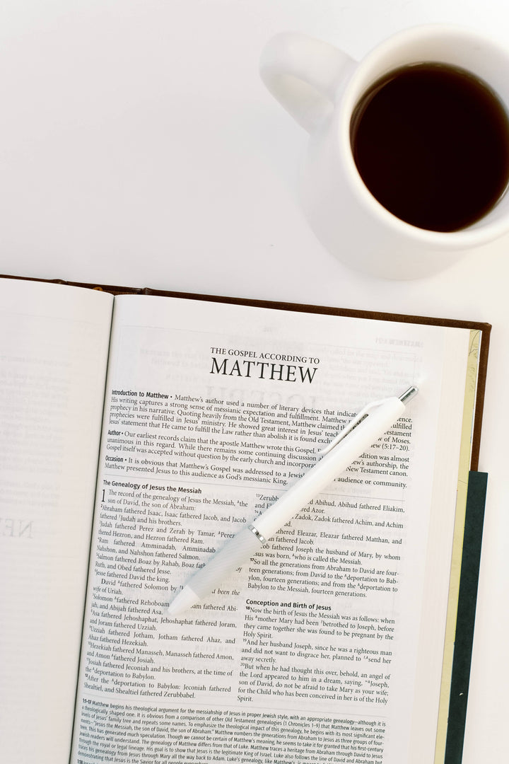 Barbour Publishing, Inc. - The Light for Life NASB 2020 Study Bible [Golden Caramel]