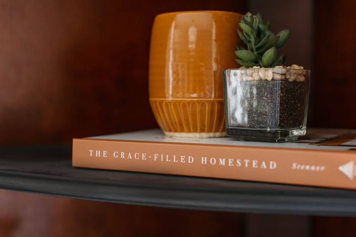 The Grace-Filled Homestead: Hardcover / English